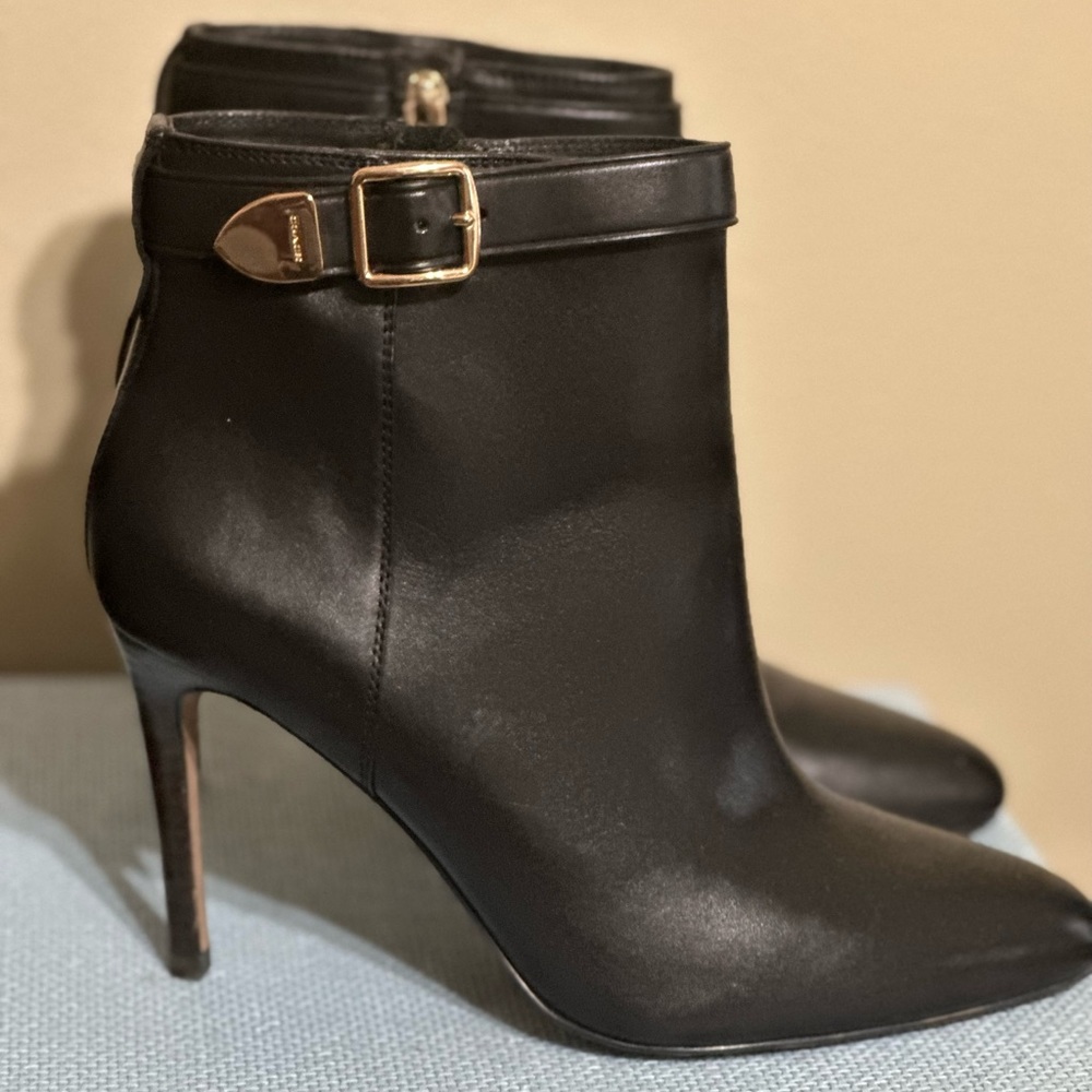Coach boots